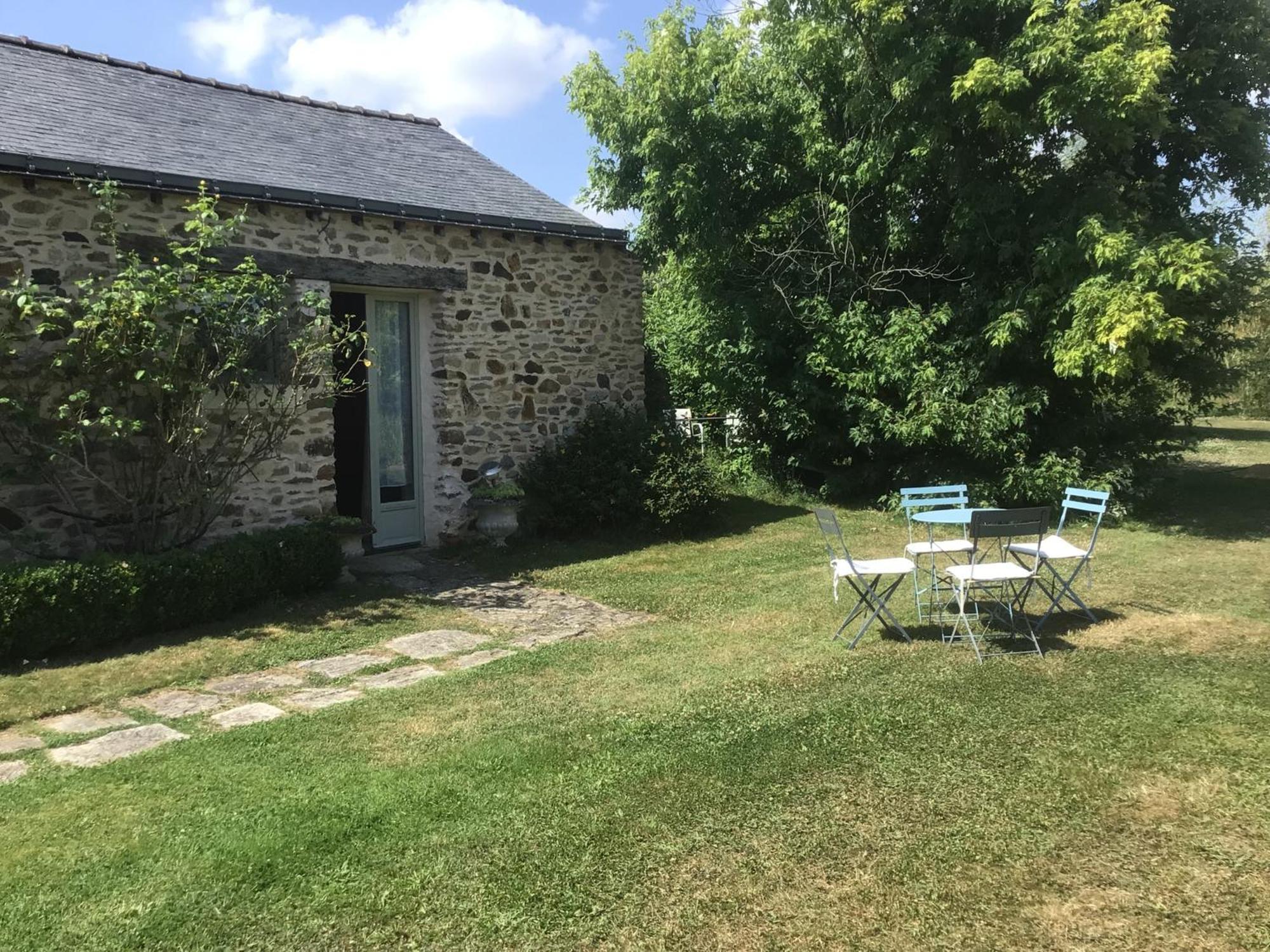 Grand Mainguet Bed & Breakfast Saint-Lambert-la-Potherie Exterior photo