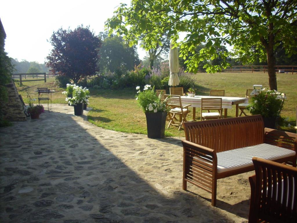 Grand Mainguet Bed & Breakfast Saint-Lambert-la-Potherie Exterior photo
